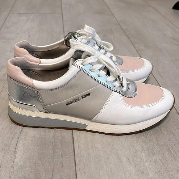 HOST PICK 🌸NWOT MICHAEL KORS Taupe Pink Silver Leather Sneaker Shoe, Size 9 - Picture 4 of 13